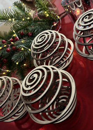 Zestaw 4 Drewnianych Ażurowych Bombek Świątecznych 3D